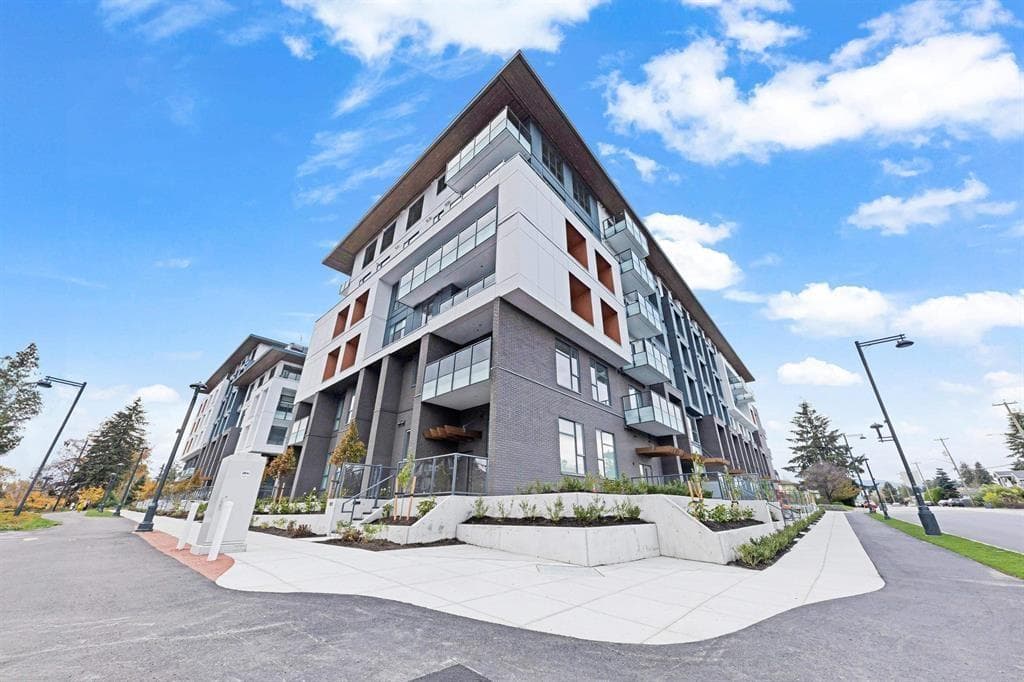 E112 10829 140 STREET