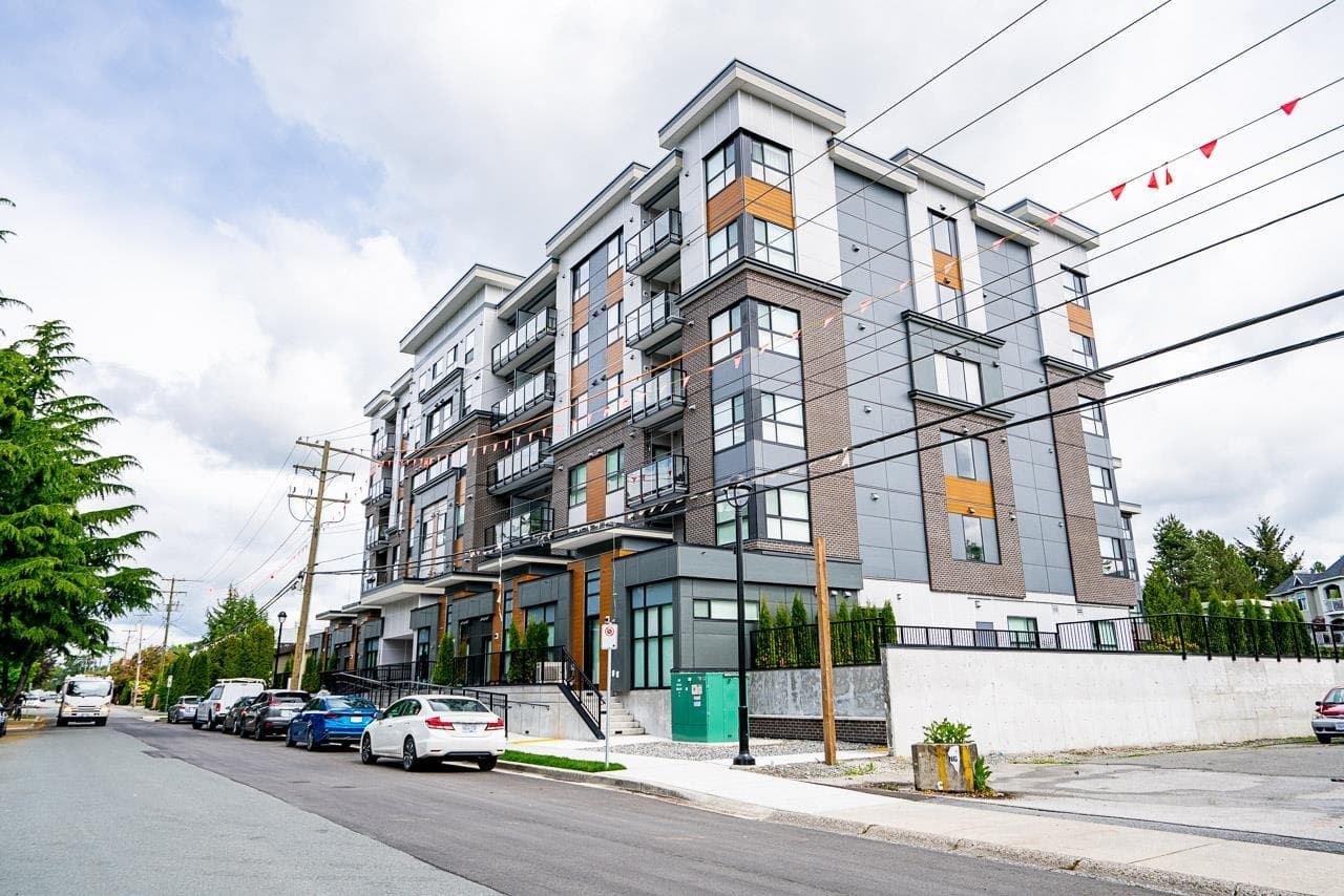 211 20695 EASTLEIGH CRESCENT