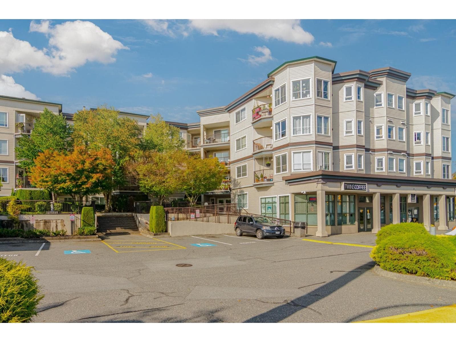 201 5765 GLOVER ROAD