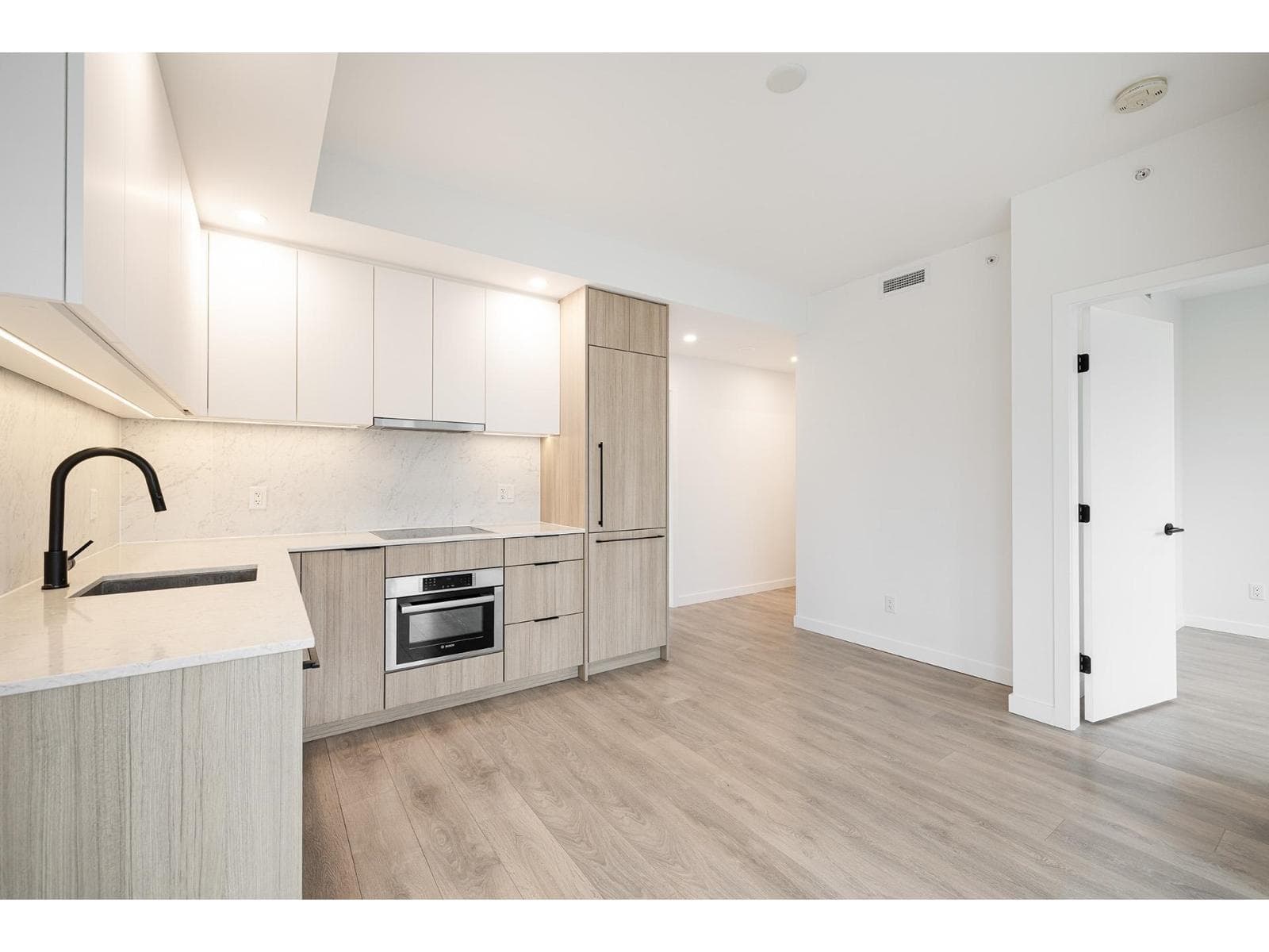 202 13685 102 AVENUE