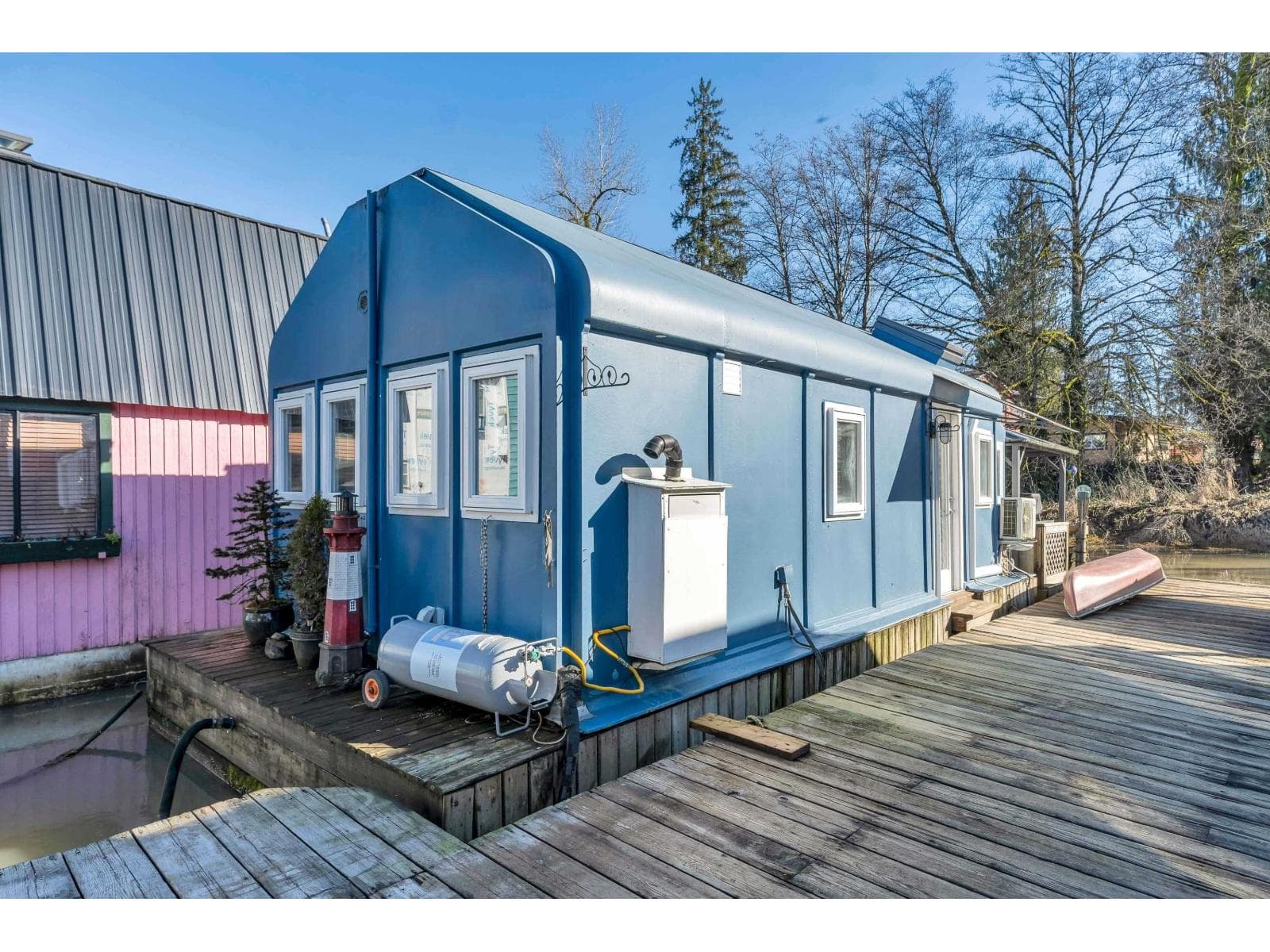 16 20837 LOUIE CRESCENT