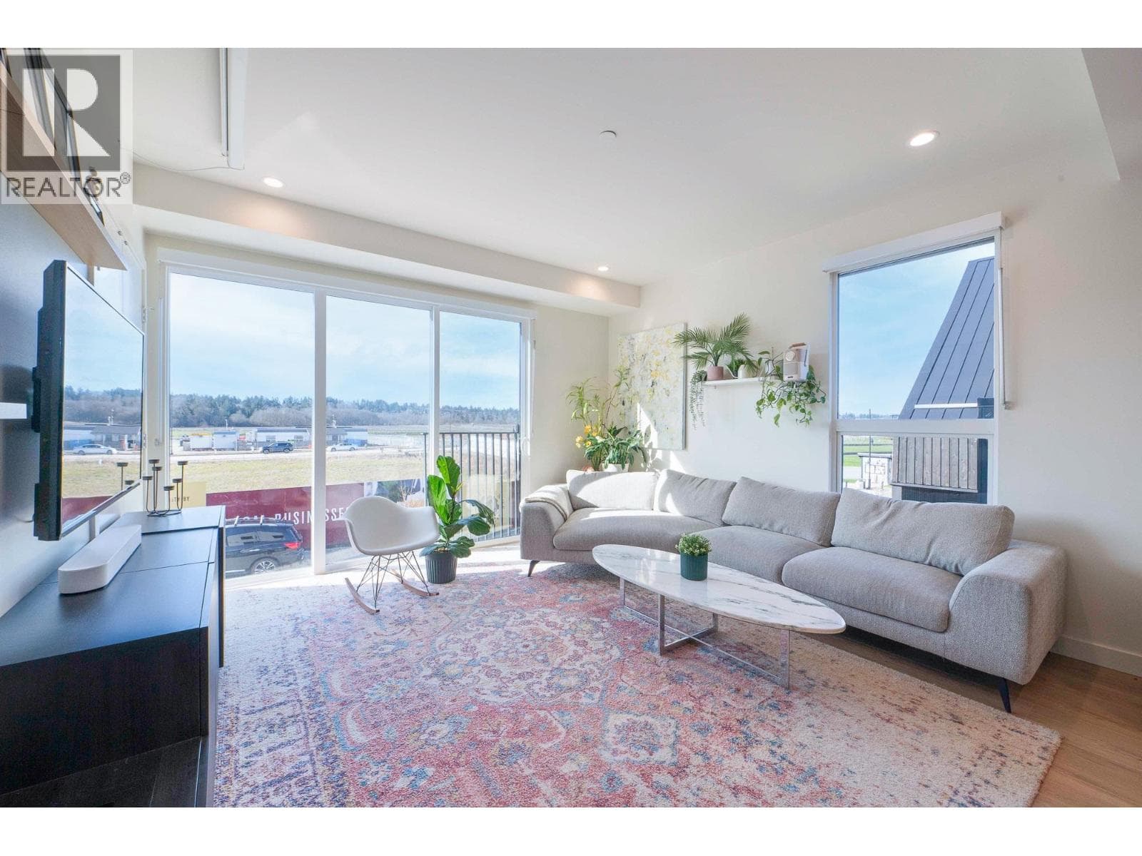 19 6340 MARKET AVENUE