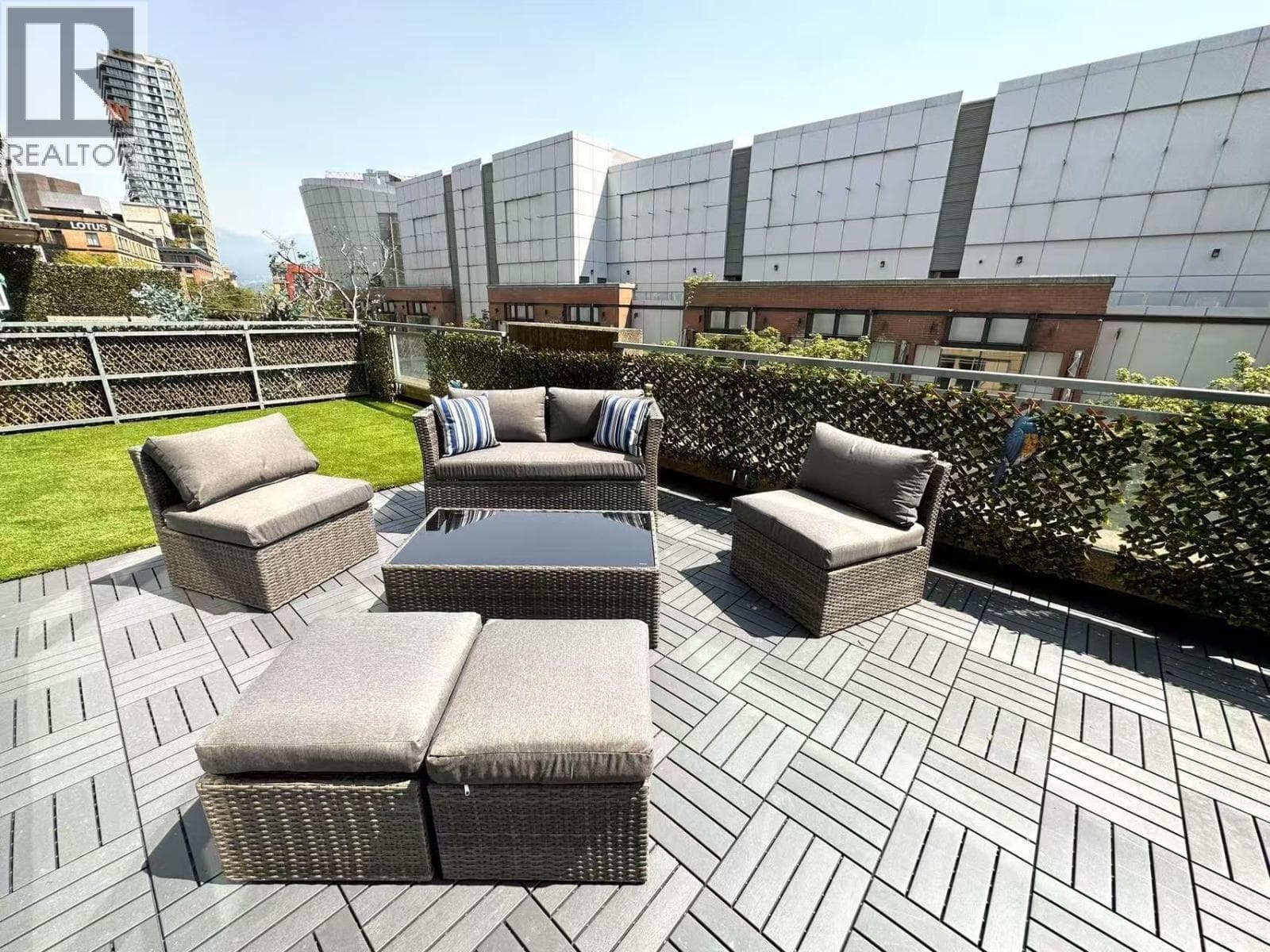 311 555 ABBOTT STREET