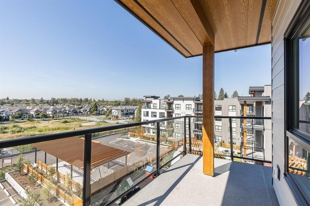 404 20286 72B AVENUE