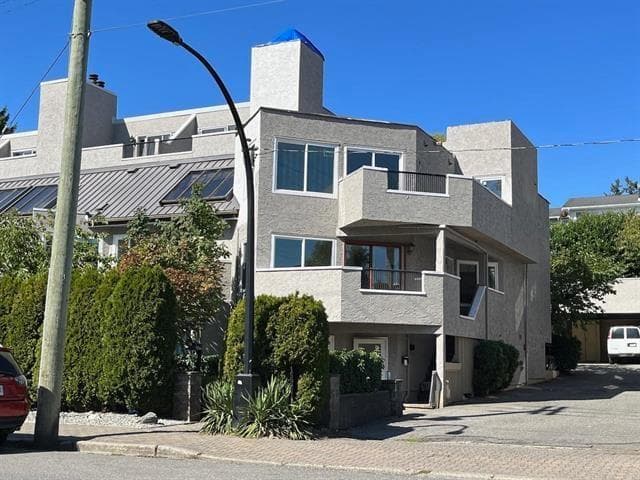 11 15971 MARINE DRIVE