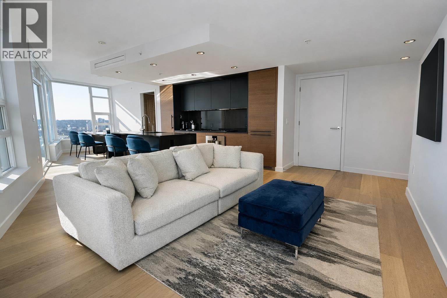 3309 1289 HORNBY STREET