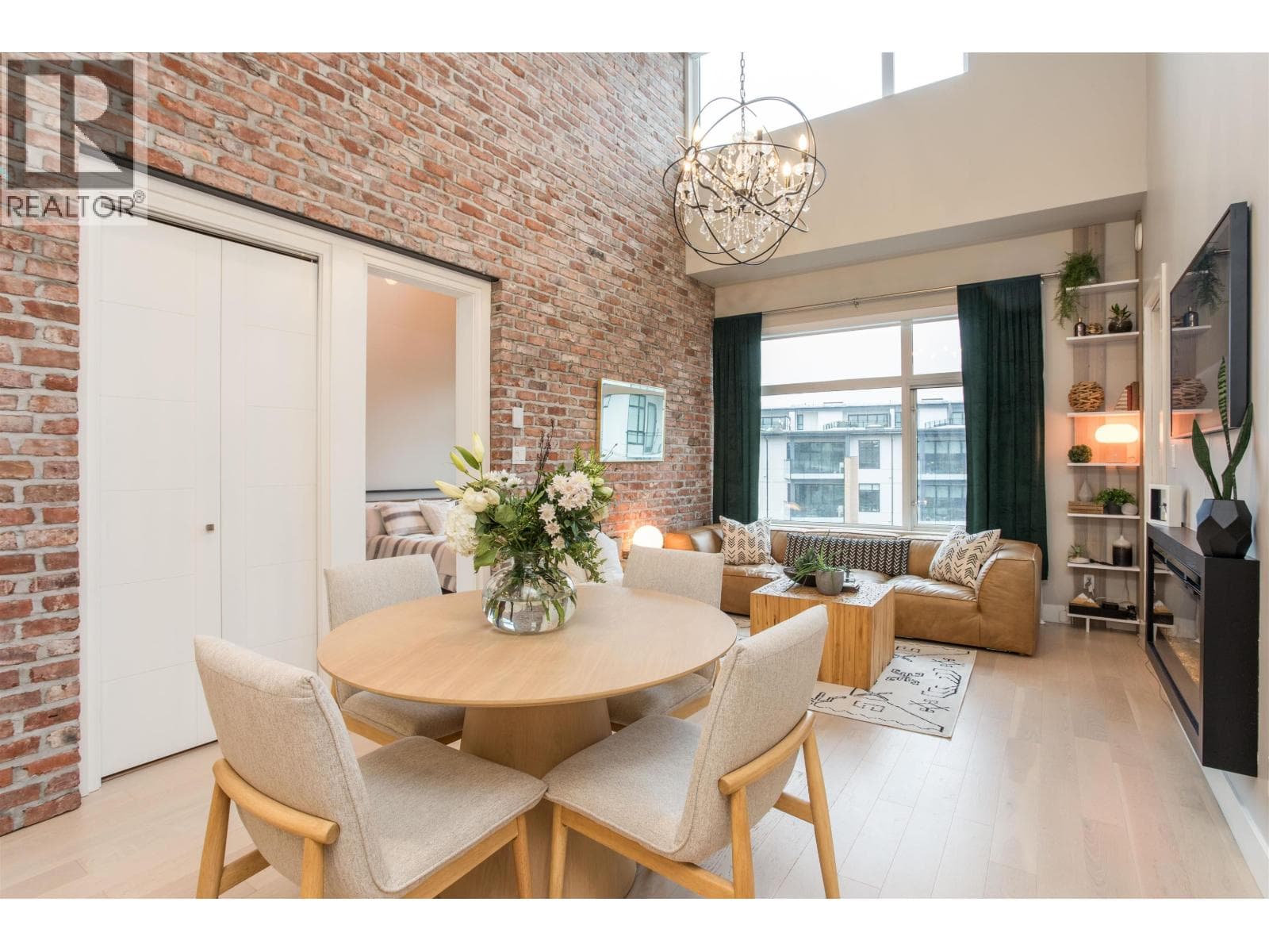 414 262 SALTER STREET