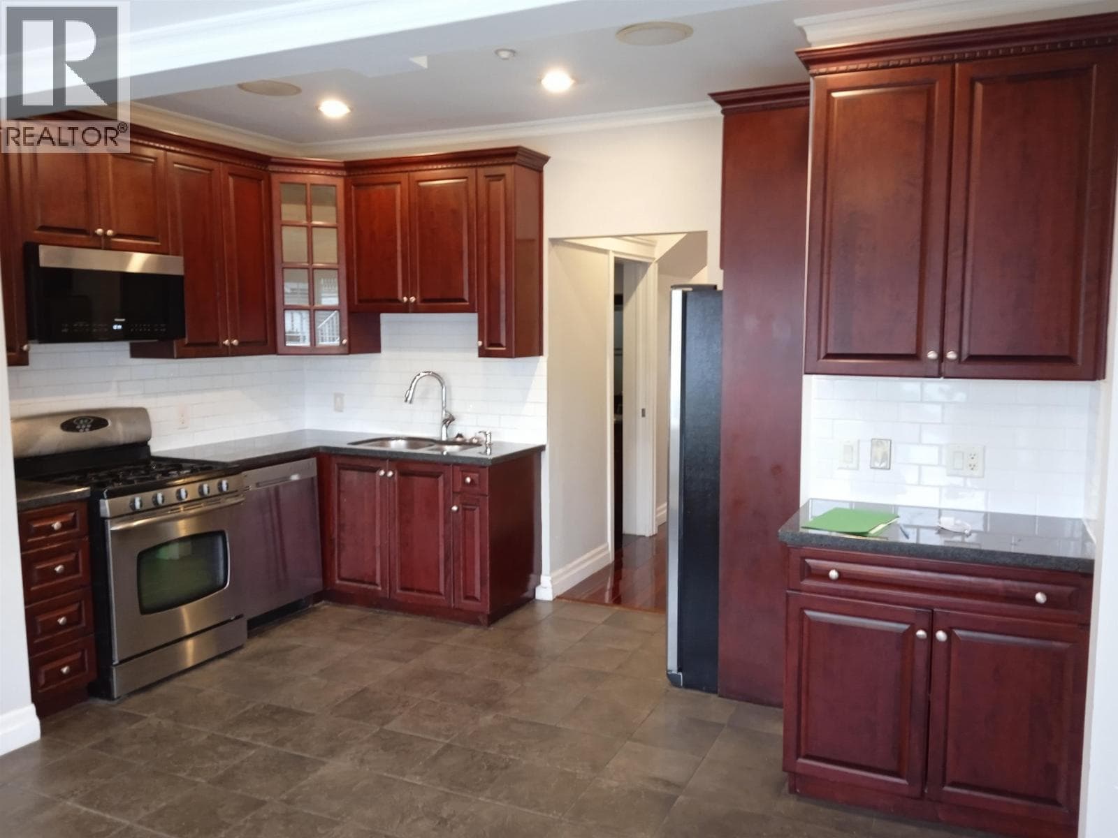 4585 COMMERCIAL STREET