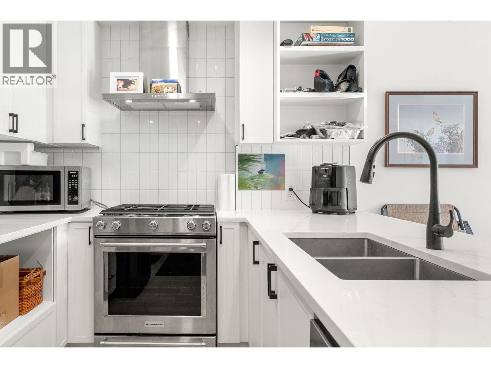 308 22226 BROWN AVENUE