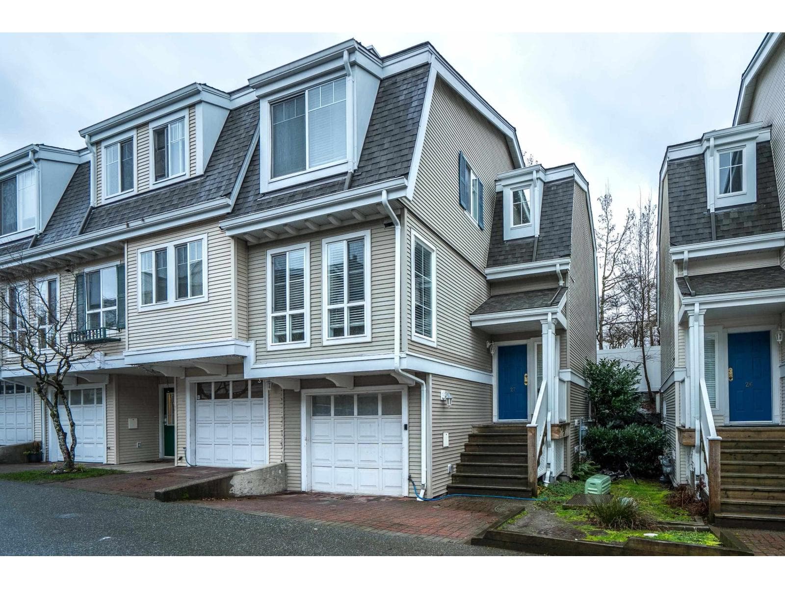 27 8890 WALNUT GROVE DRIVE