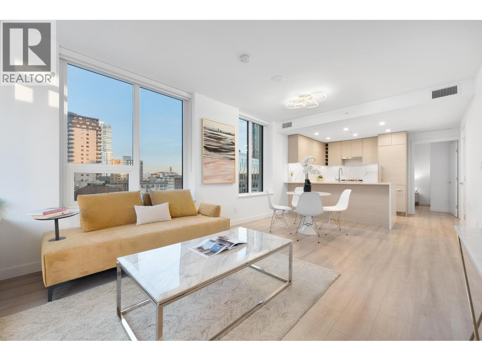 1005 823 CARNARVON STREET