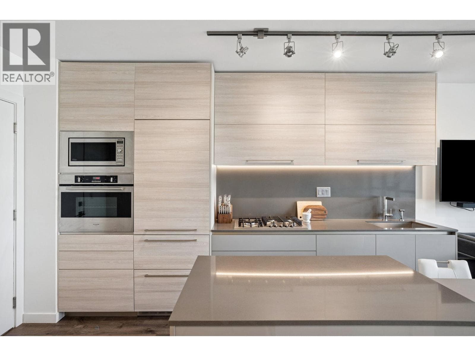 802 4488 JUNEAU STREET