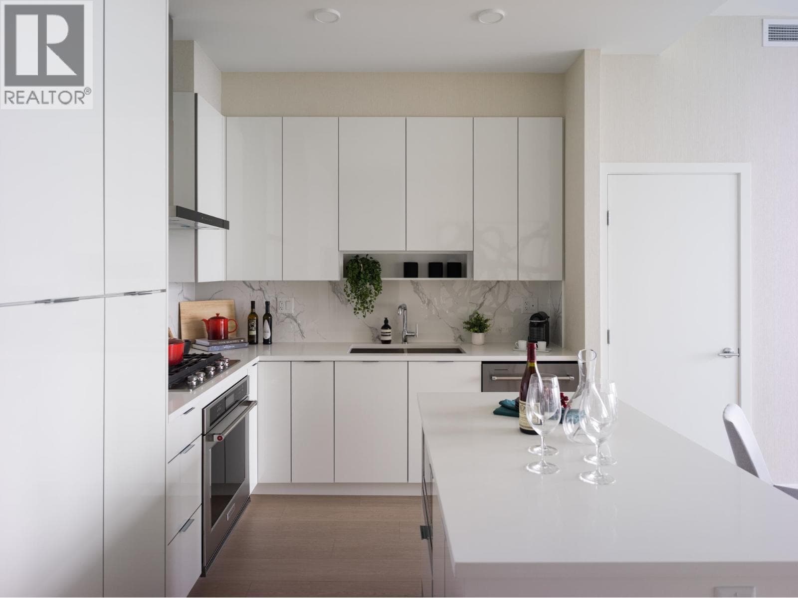 2505 555 SYDNEY AVENUE