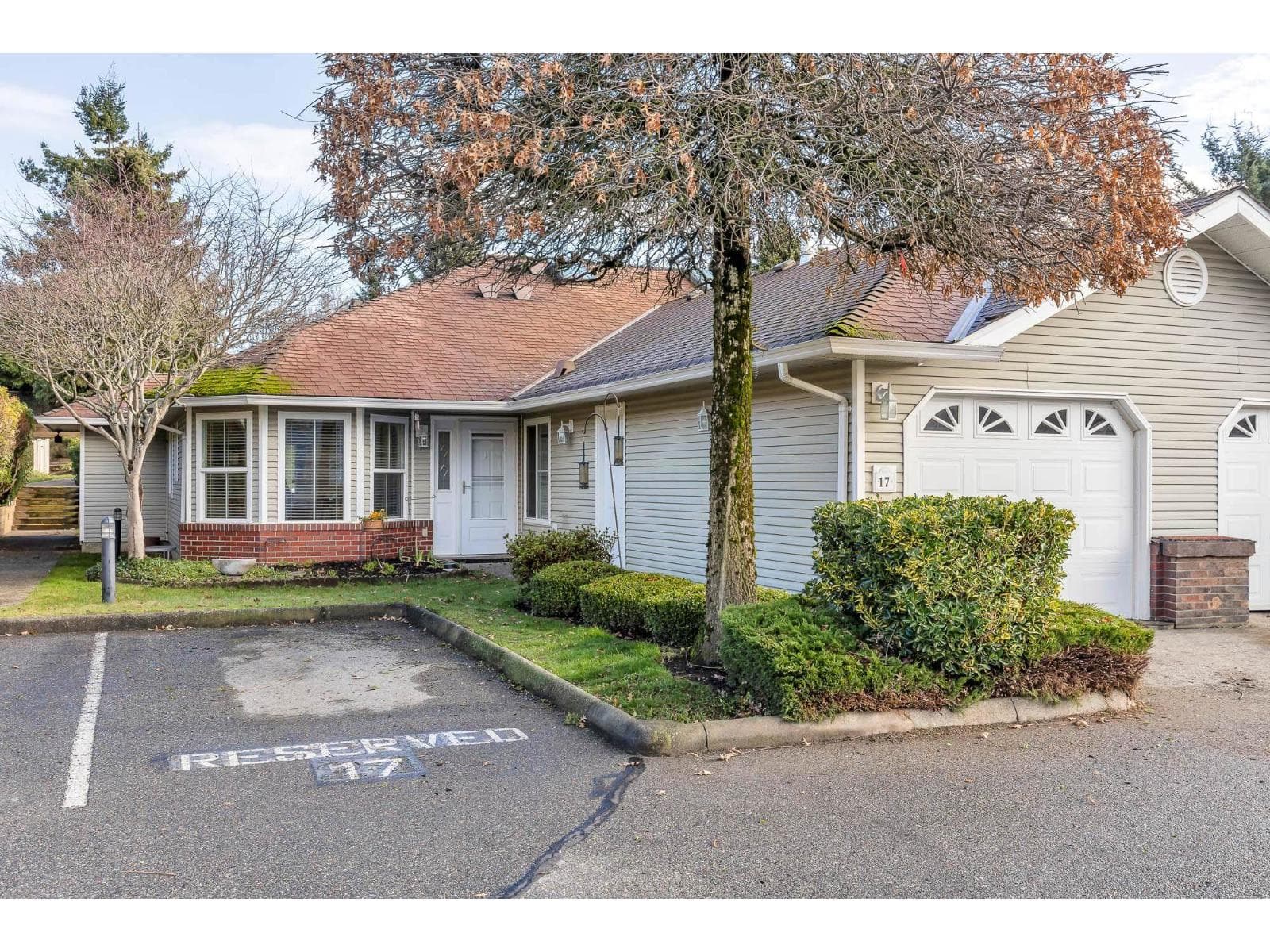 17 2006 WINFIELD DRIVE