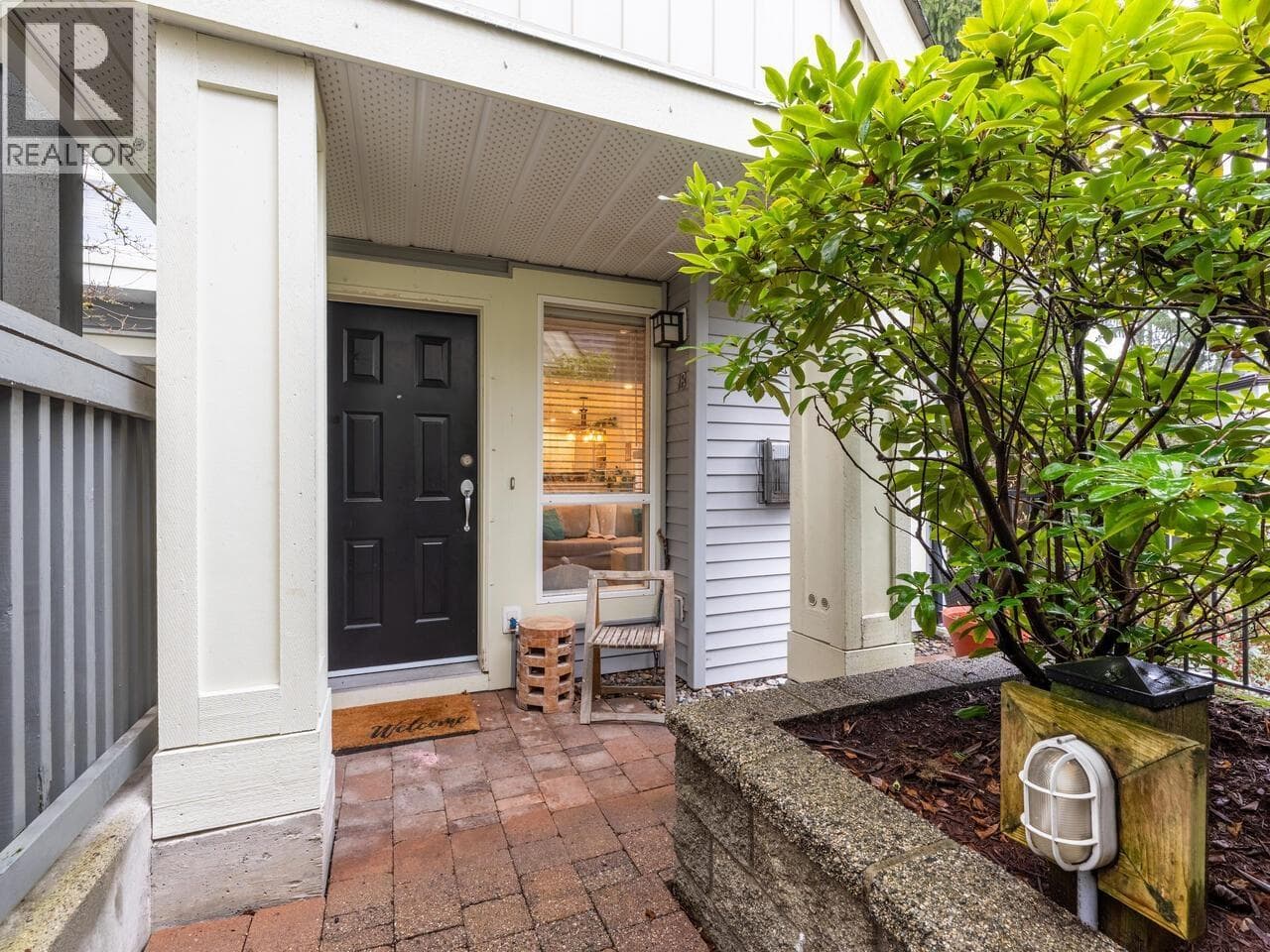 18 1073 LYNN VALLEY ROAD