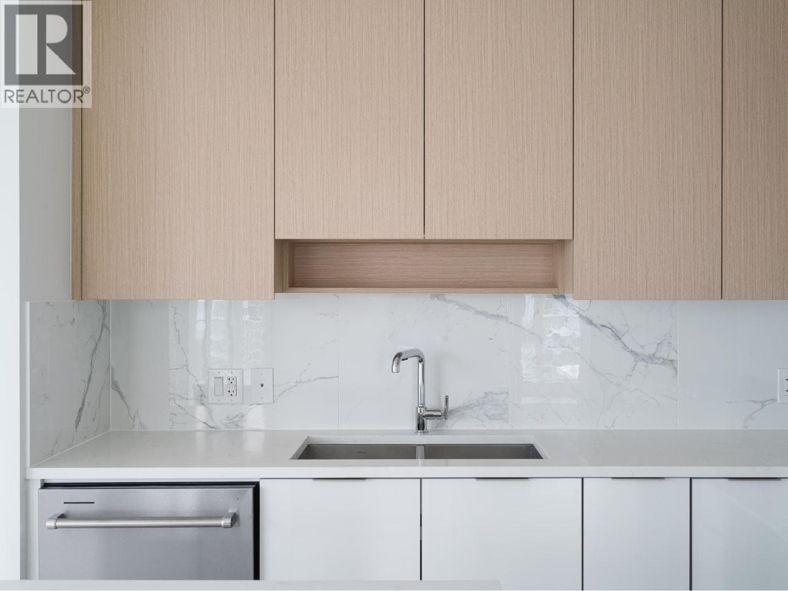 1408 699 WHITING WAY