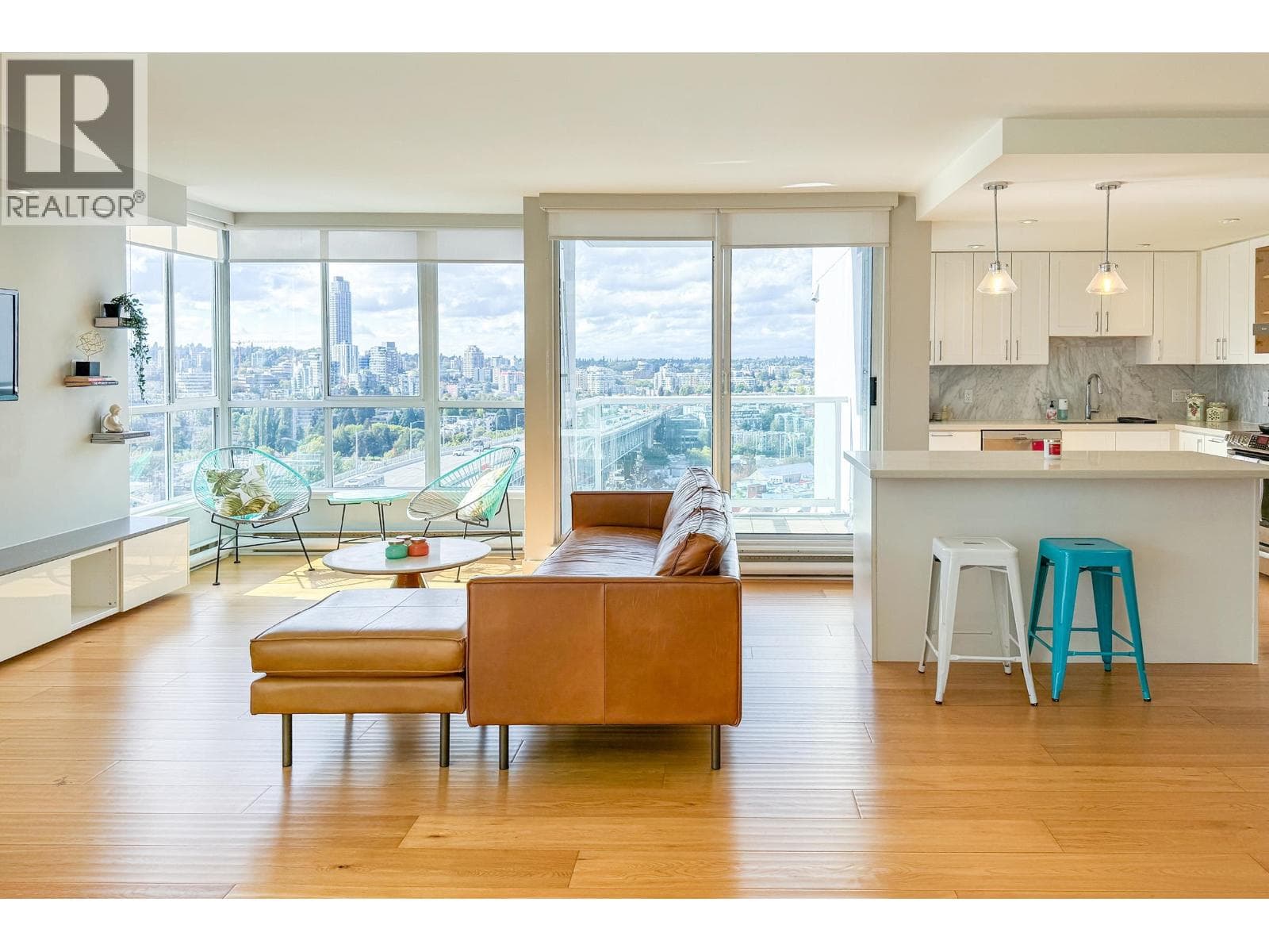 2207 1500 HOWE STREET