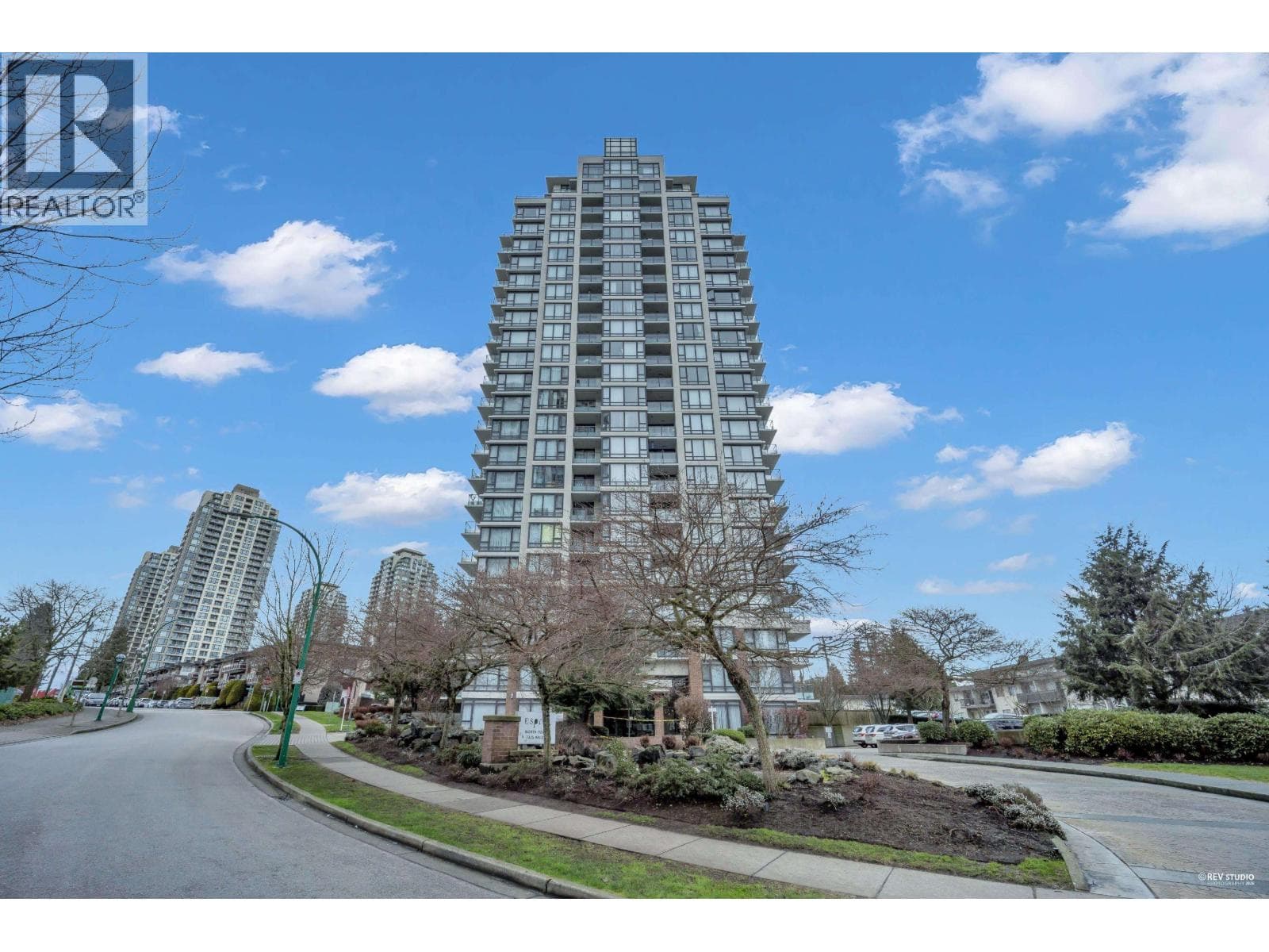 802 7325 ARCOLA STREET