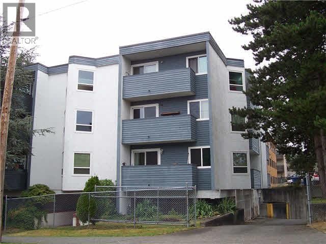 301 16 LAKEWOOD DRIVE