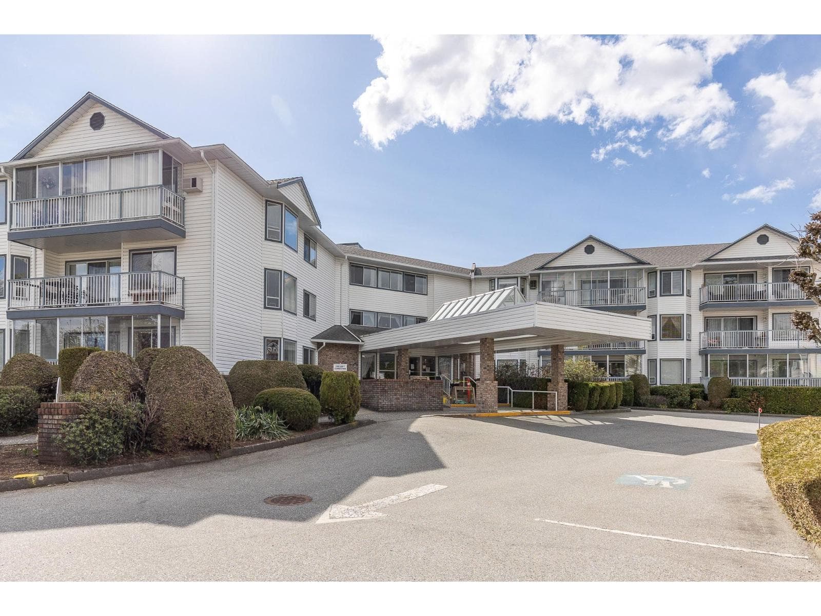 206 2425 CHURCH STREET