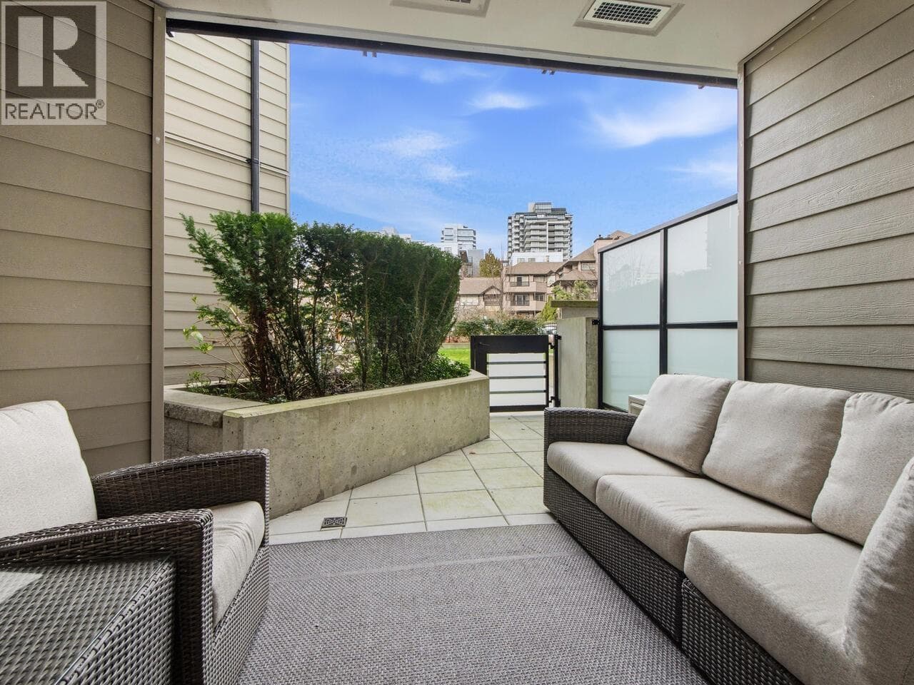 118 108 E 8TH STREET