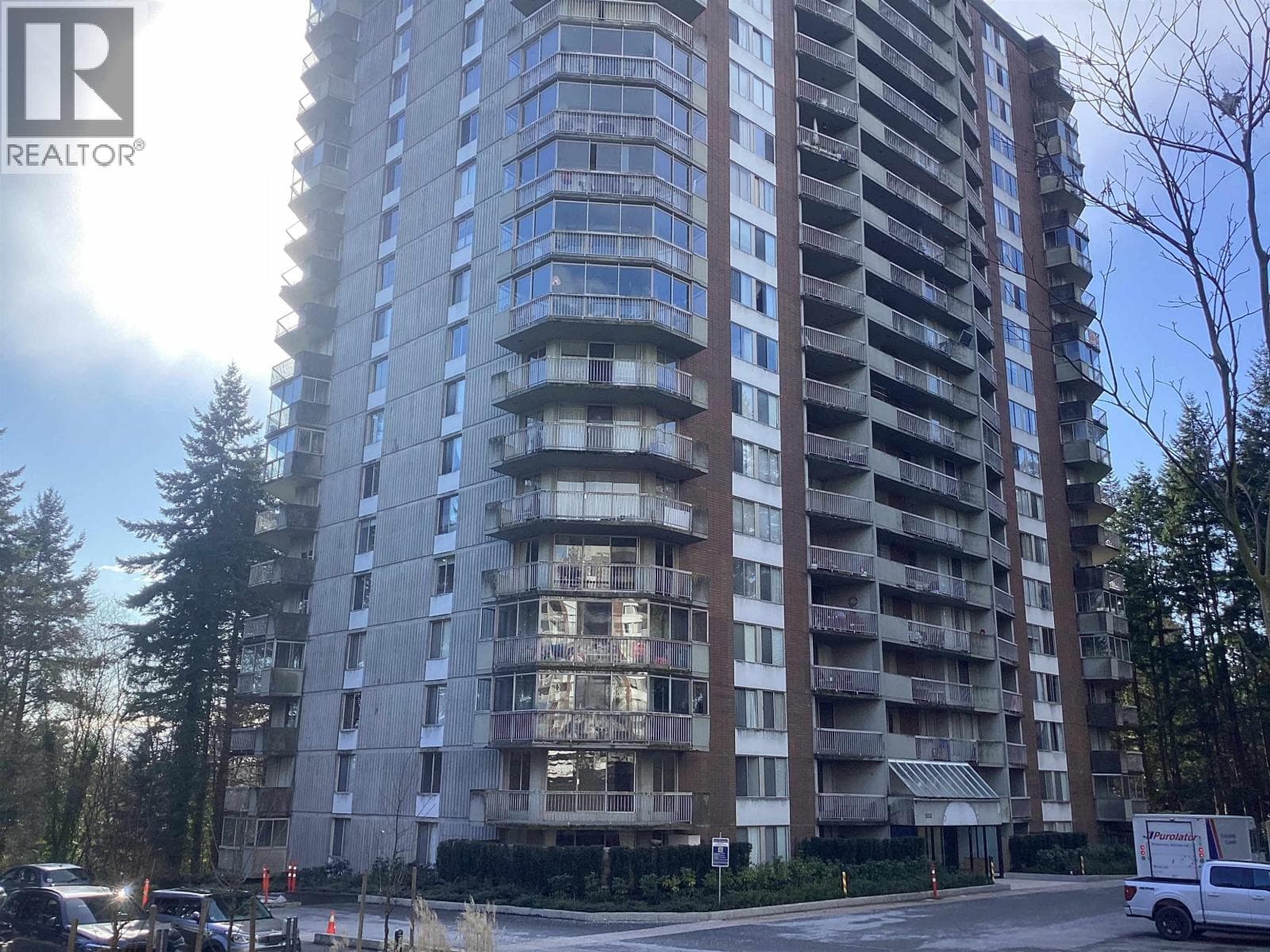 307 2024 FULLERTON AVENUE