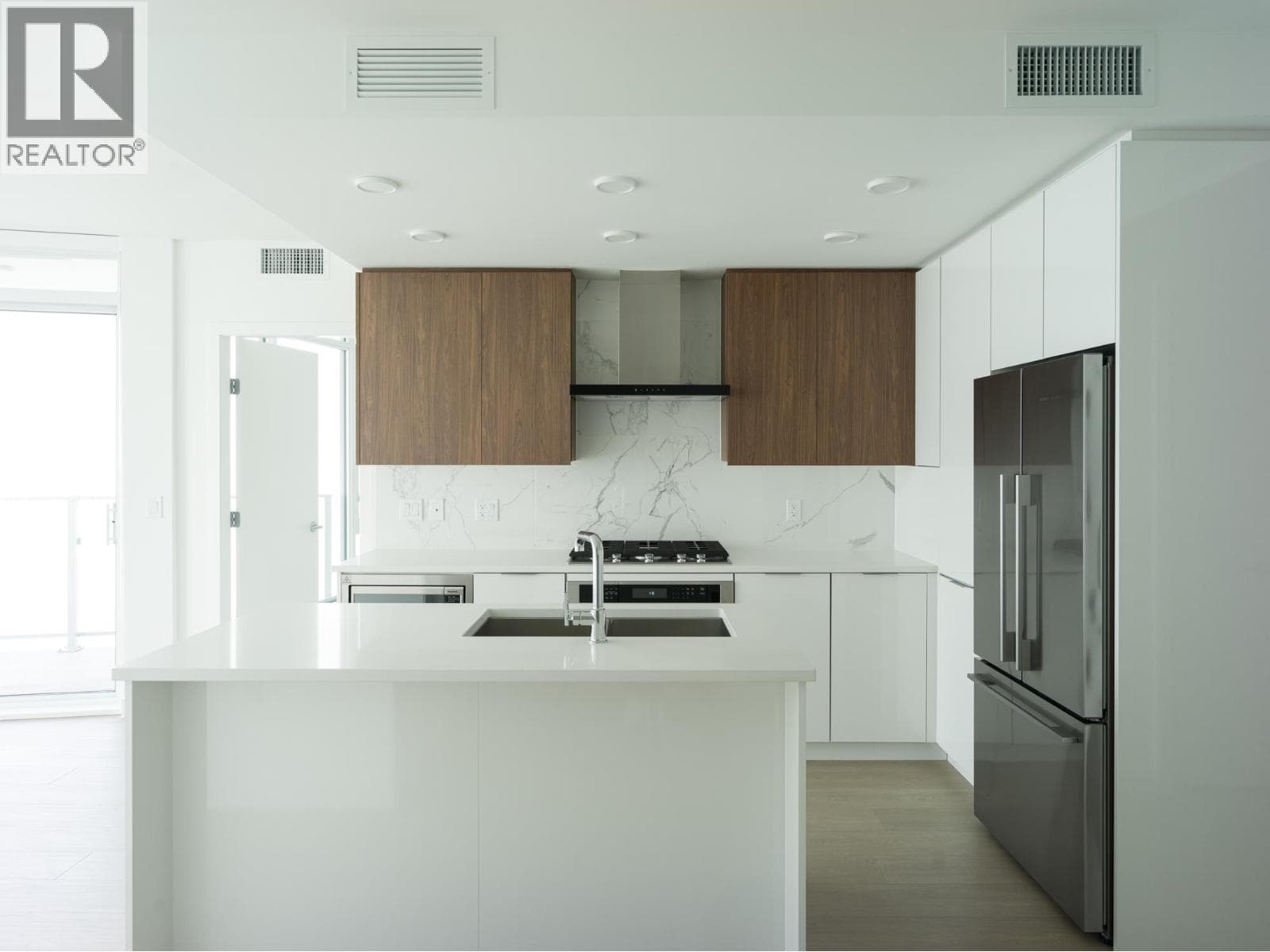 2402 7683 PARK CRESCENT