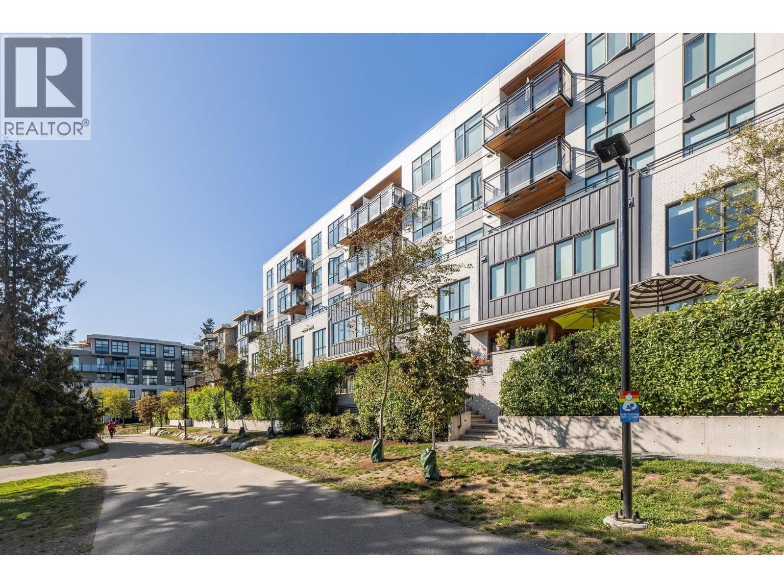 102 747 E 3RD STREET