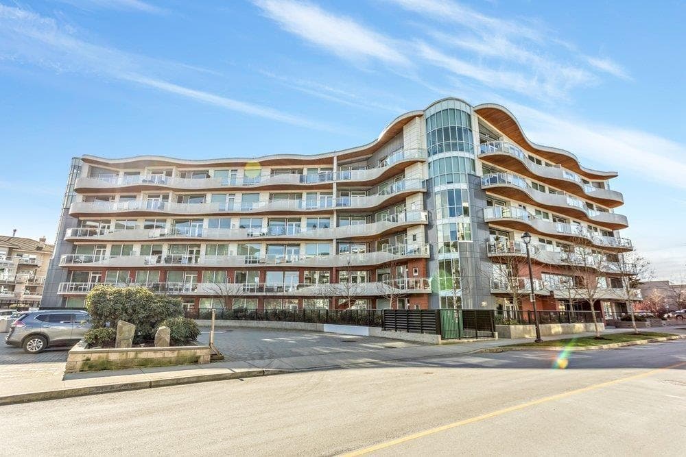 301 20416 PARK AVENUE