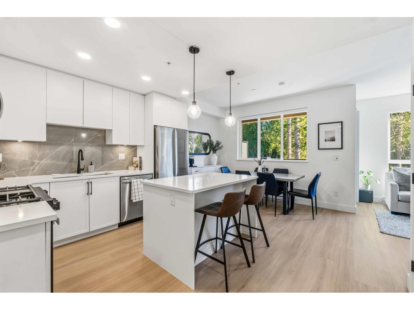 409 3528 146A STREET