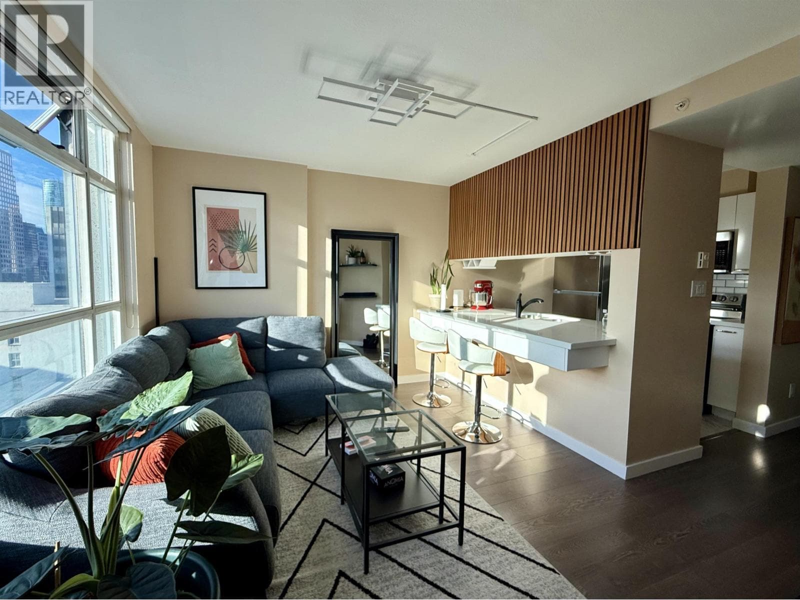 1701 438 SEYMOUR STREET