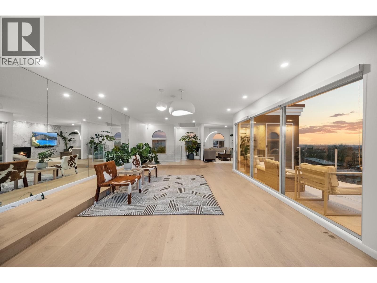 4863 CAMBRIDGE STREET