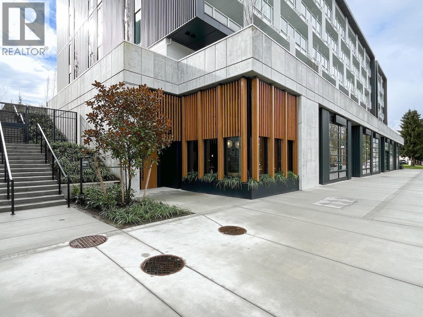 302 3055 MURRAY STREET