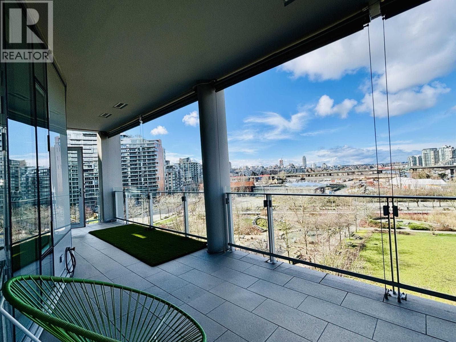 604 1616 COLUMBIA STREET