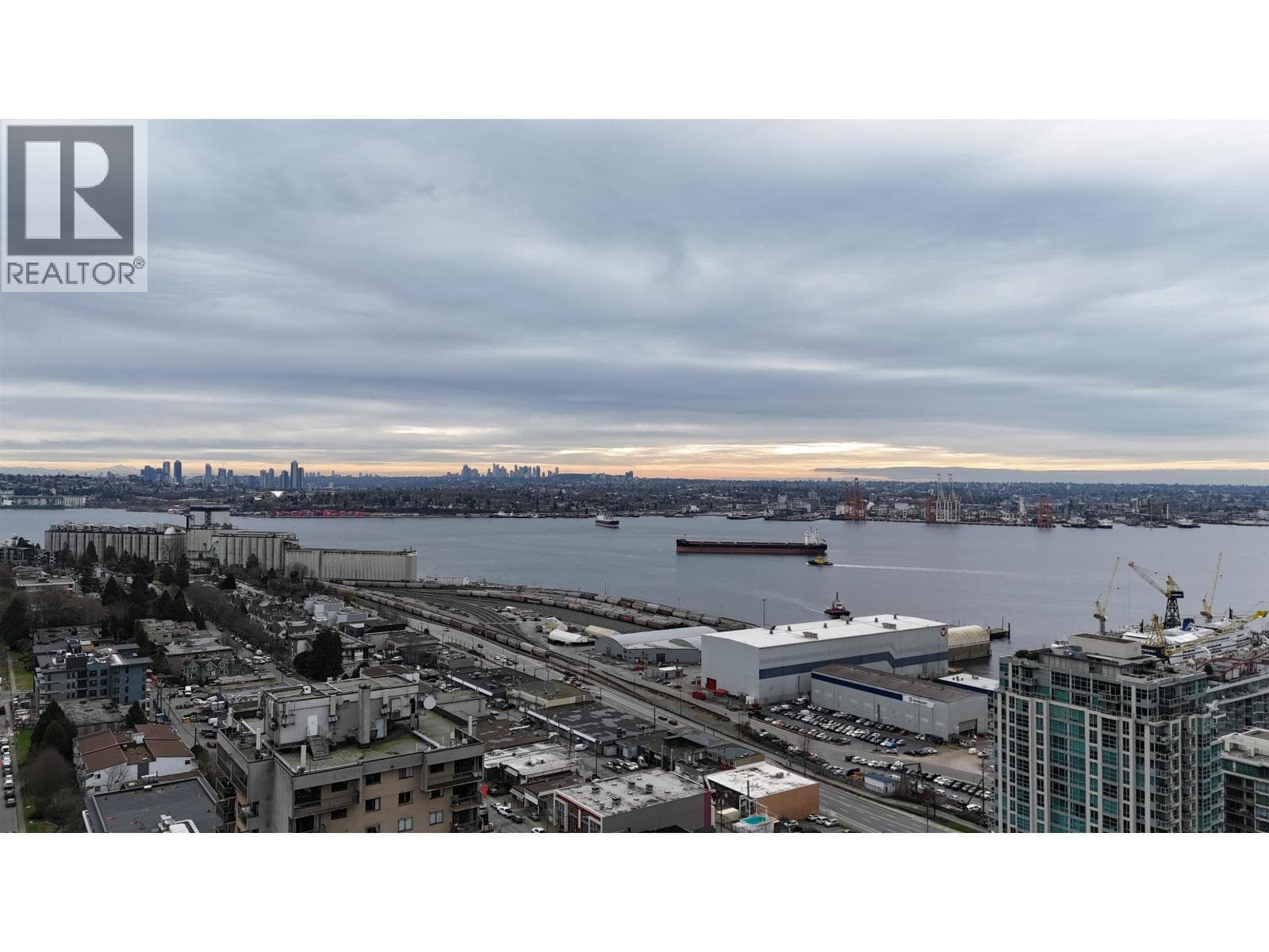 204 155 E 3RD STREET