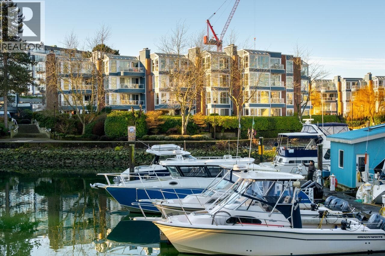 302 1502 ISLAND PARK WALK