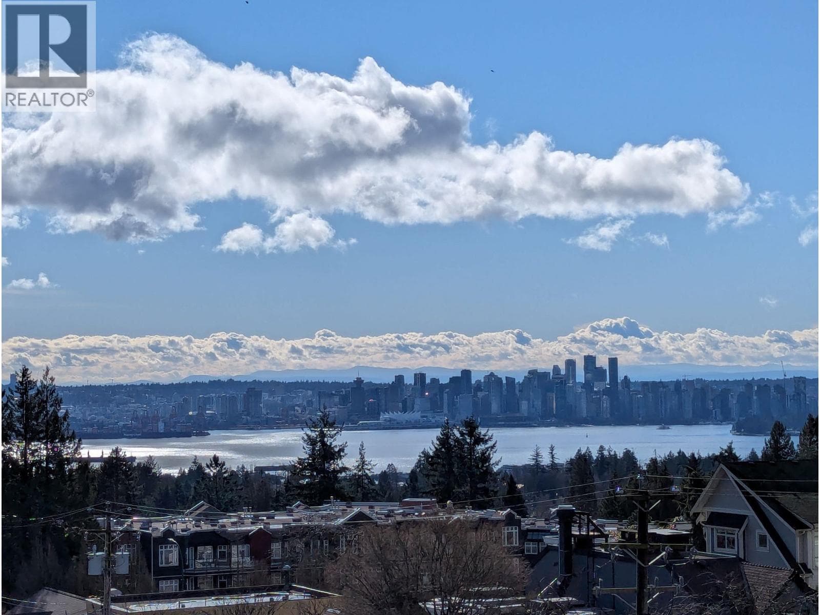 318 3080 LONSDALE AVENUE