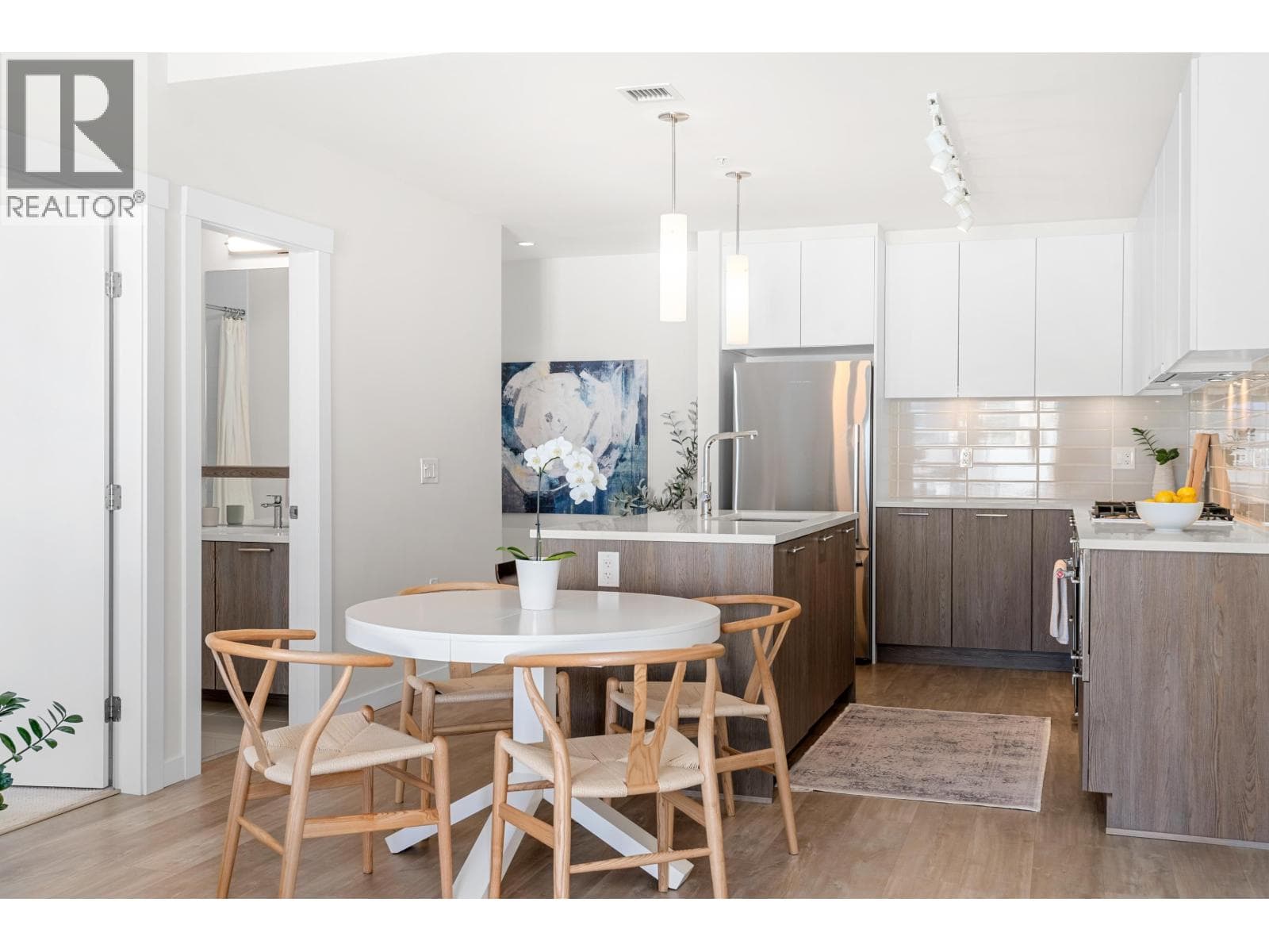 205 615 E 3RD STREET