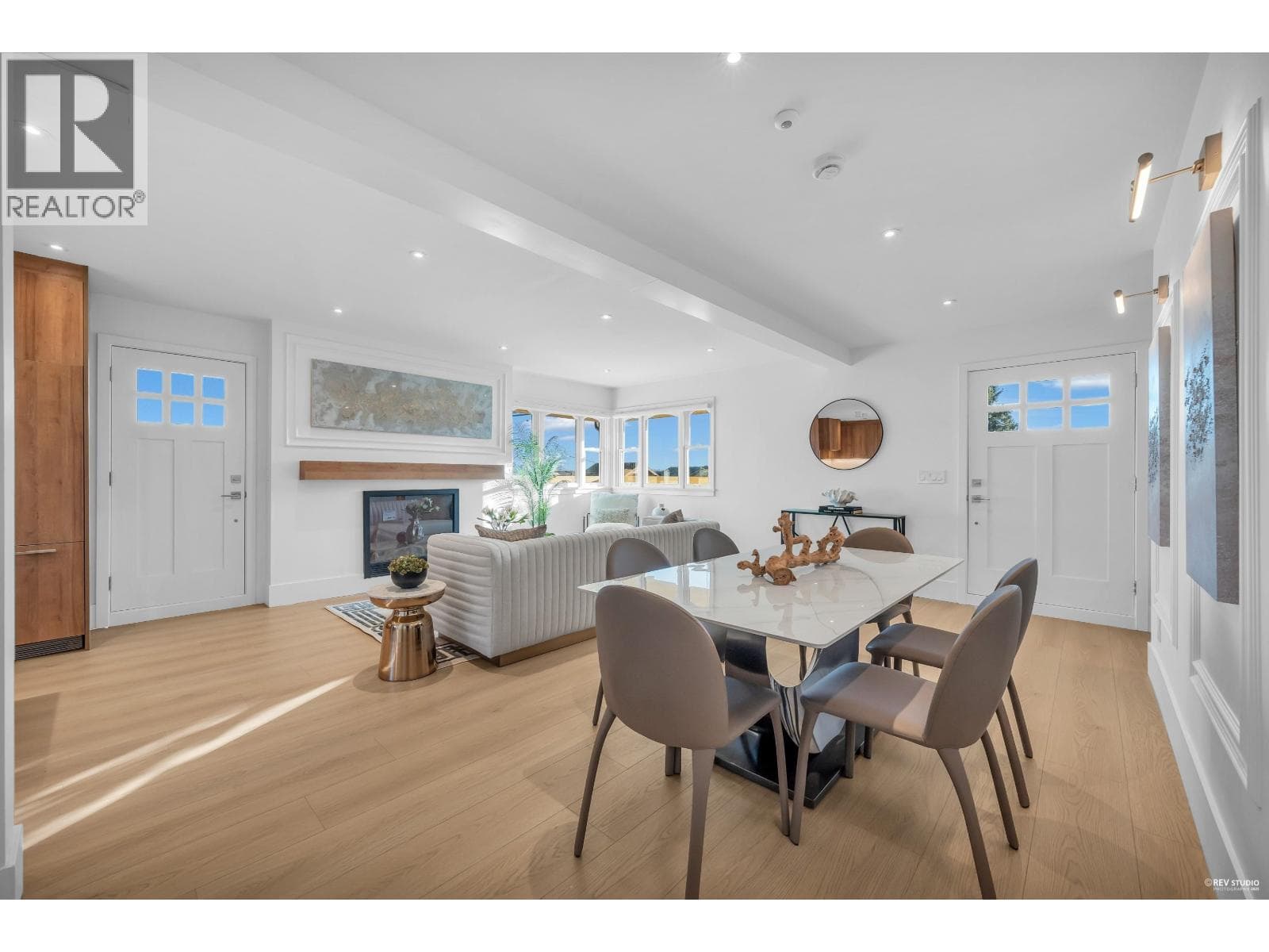 103 1125 CARTIER AVENUE