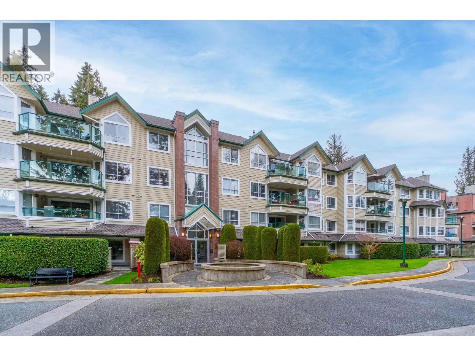 312 3680 BANFF COURT