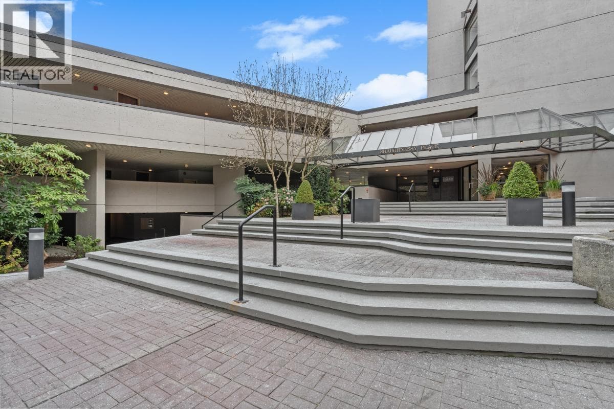 106 4900 CARTIER STREET