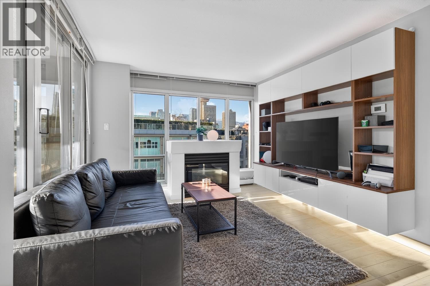 1201 183 KEEFER PLACE