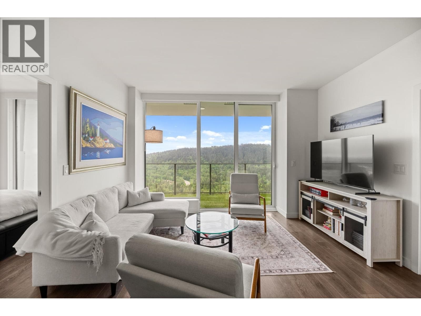 4102 567 CLARKE ROAD