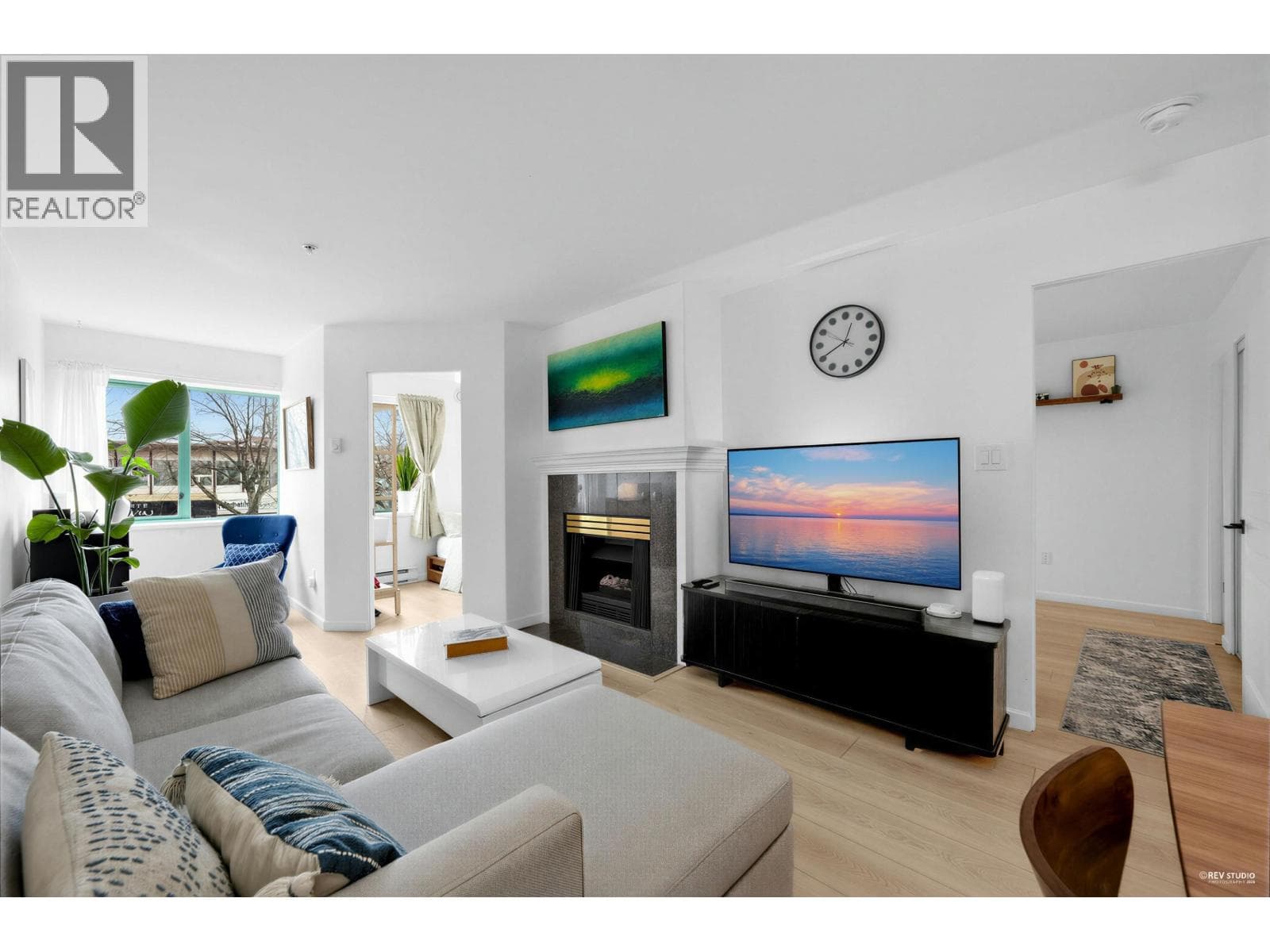 107 189 E 16TH AVENUE