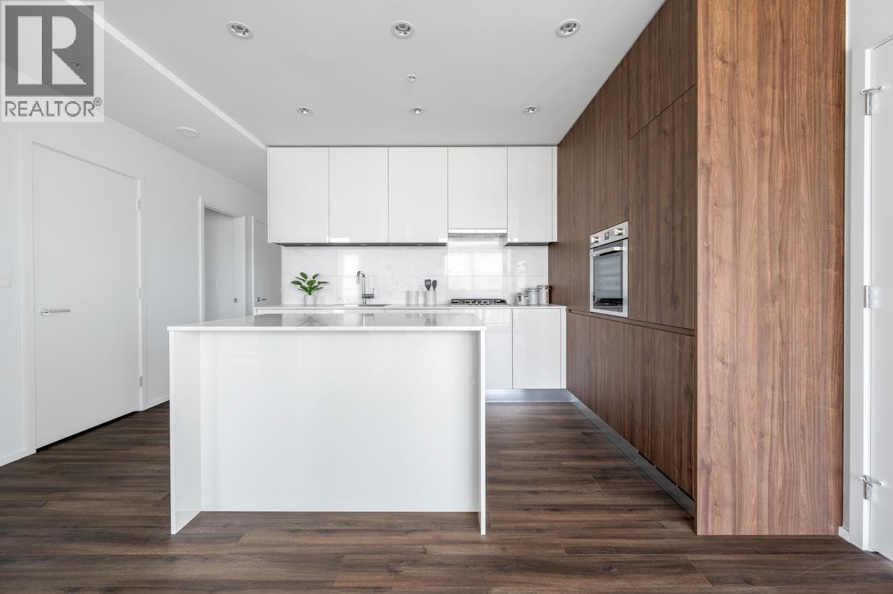 2111 4650 BRENTWOOD BOULEVARD