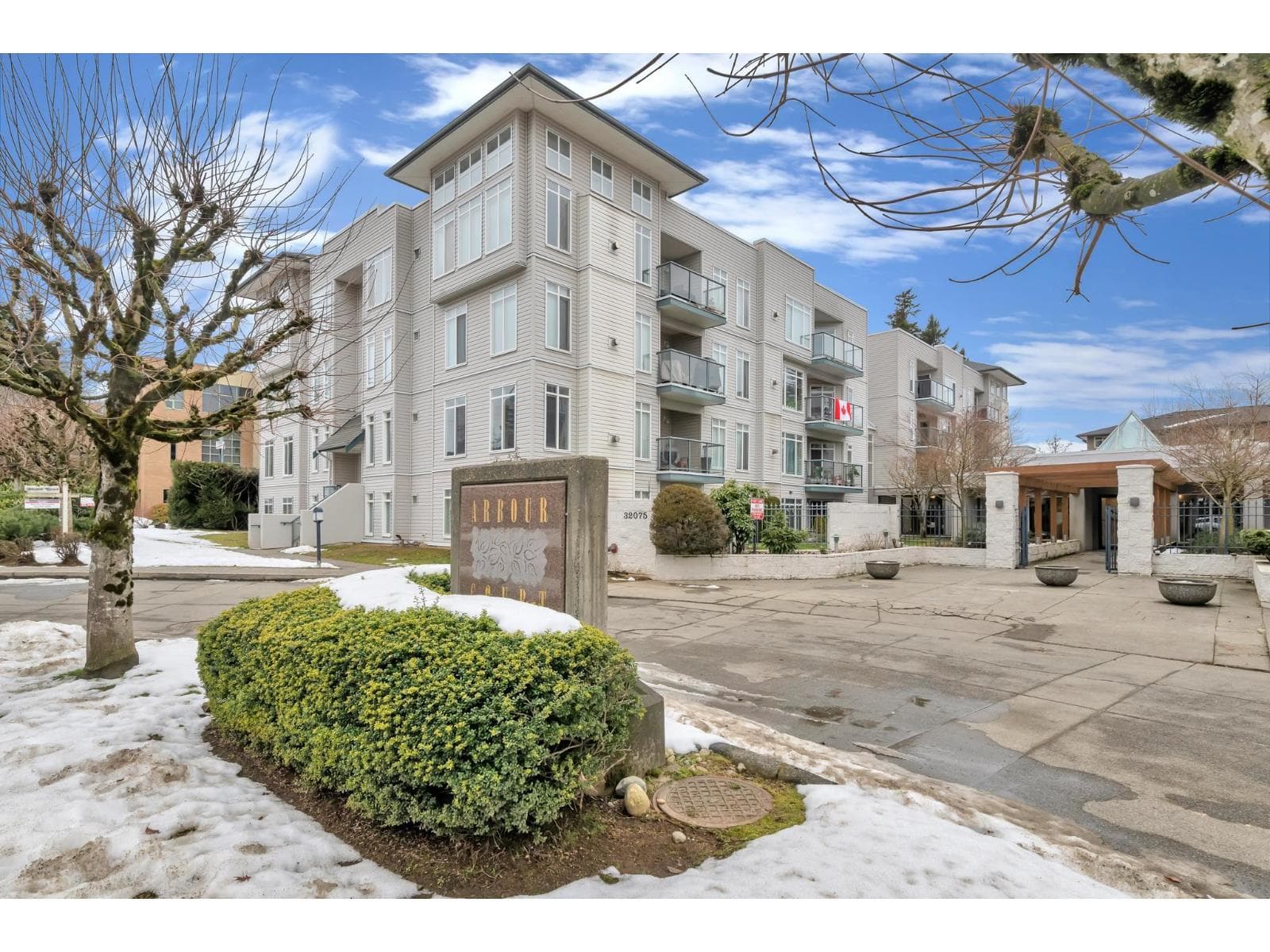 306 32075 GEORGE FERGUSON WAY