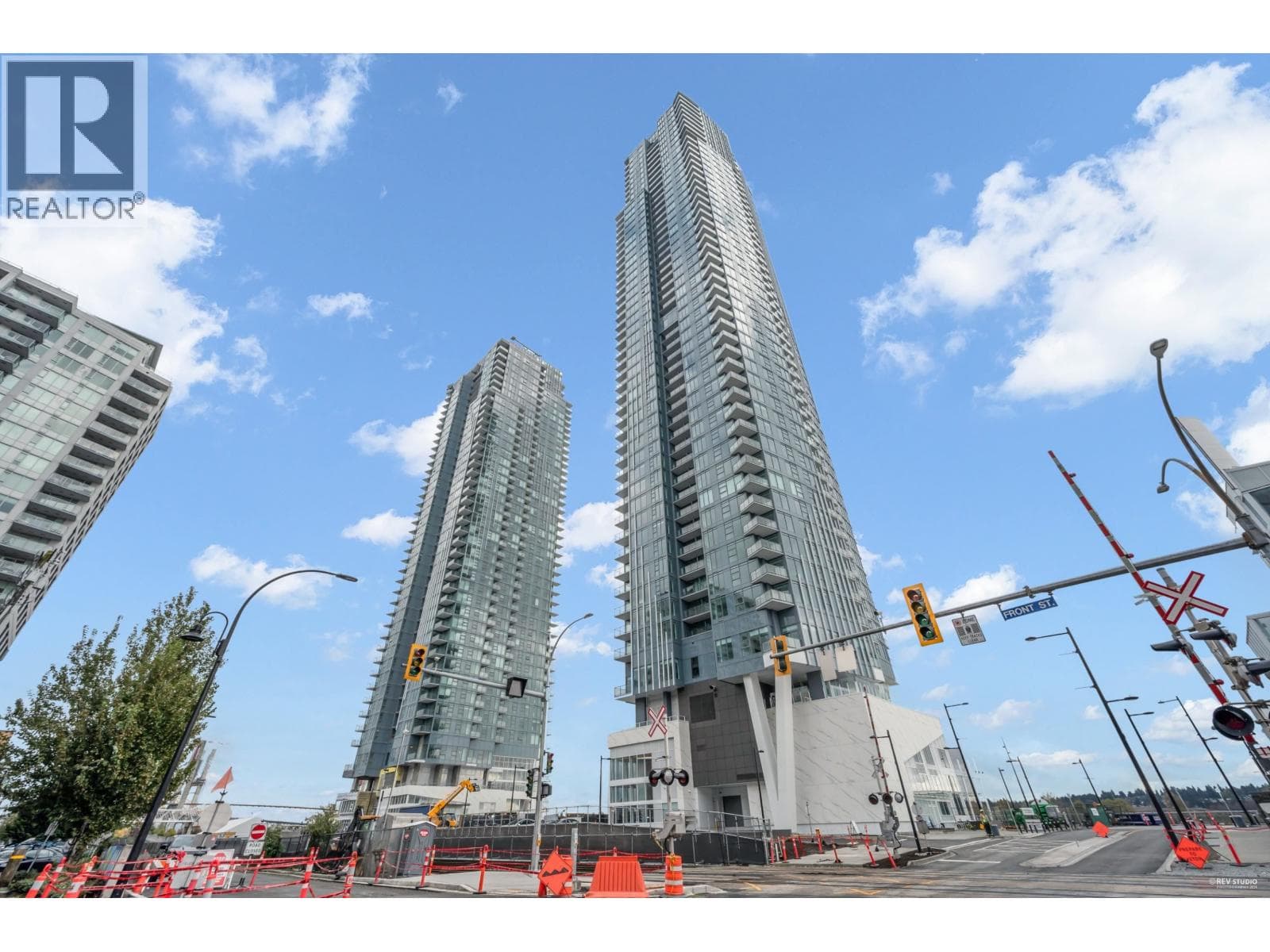 607 680 QUAYSIDE DRIVE