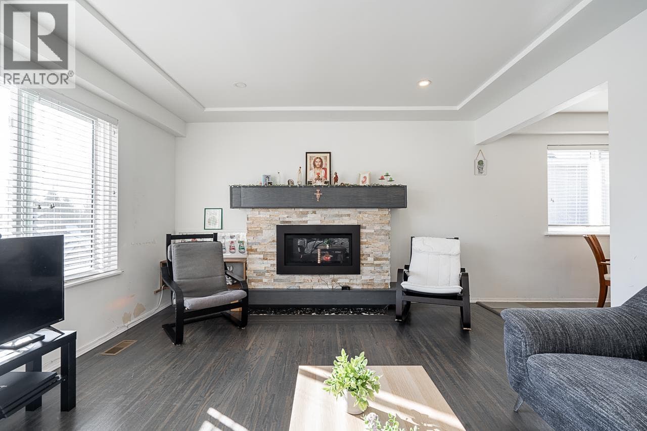 2057 LORRAINE AVENUE