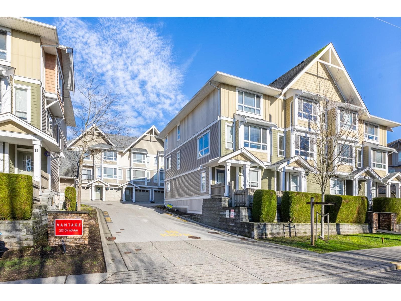 2 20159 68 AVENUE