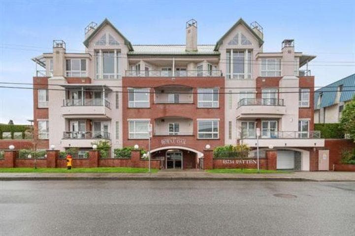 201 45734 PATTEN AVENUE, Chilliwack Downtown